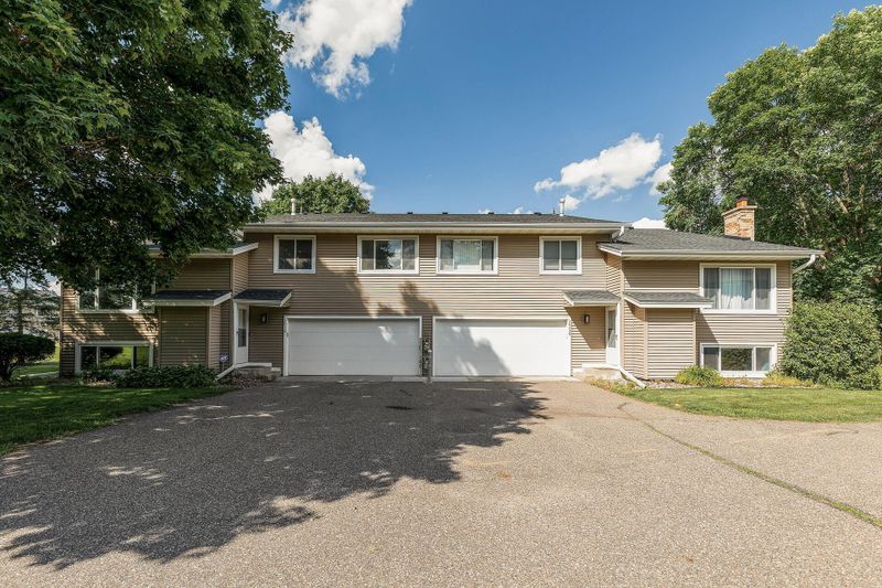 16137 Flagstaff Ct N, Rosemount, MN 55068