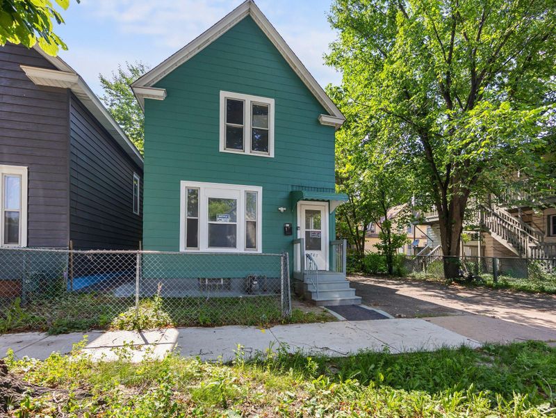 587 Elfelt St, Saint Paul, MN 55103