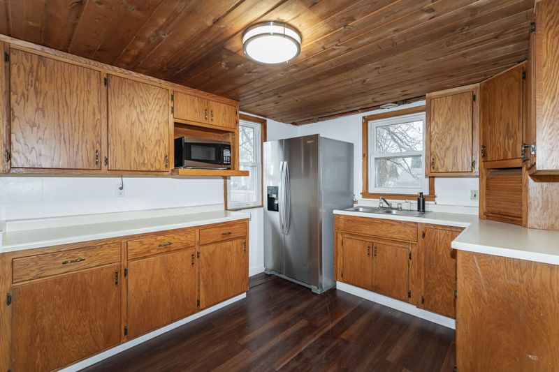 1210 9th St NE, Austin, MN 55912