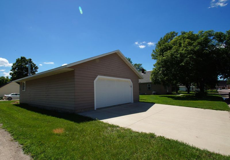 612 12th St N, Benson, MN 56215