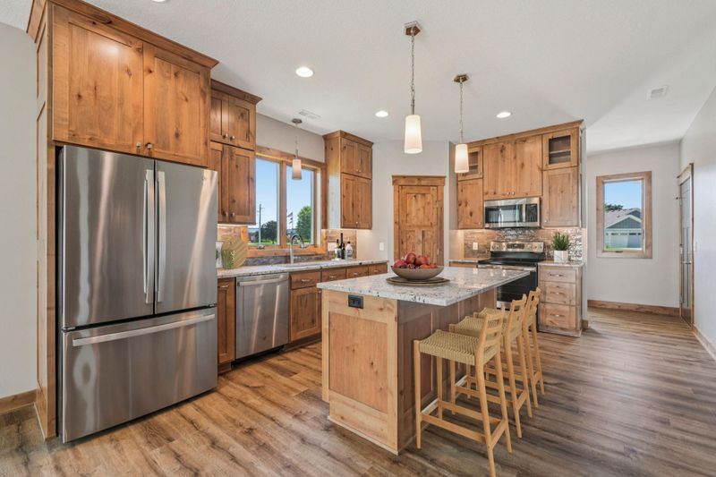1287 Jefferson Ct, Shakopee, MN 55379