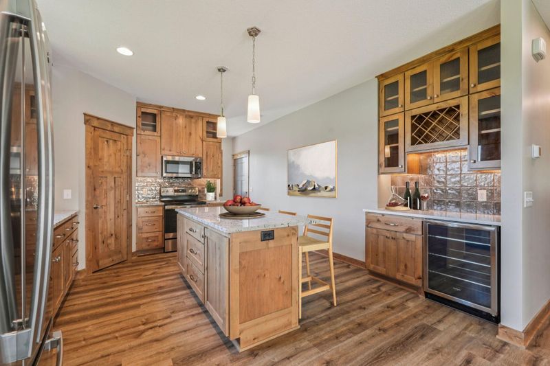 1287 Jefferson Ct, Shakopee, MN 55379