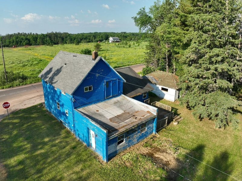 2001 Shilhon Rd, Duluth, MN 55804