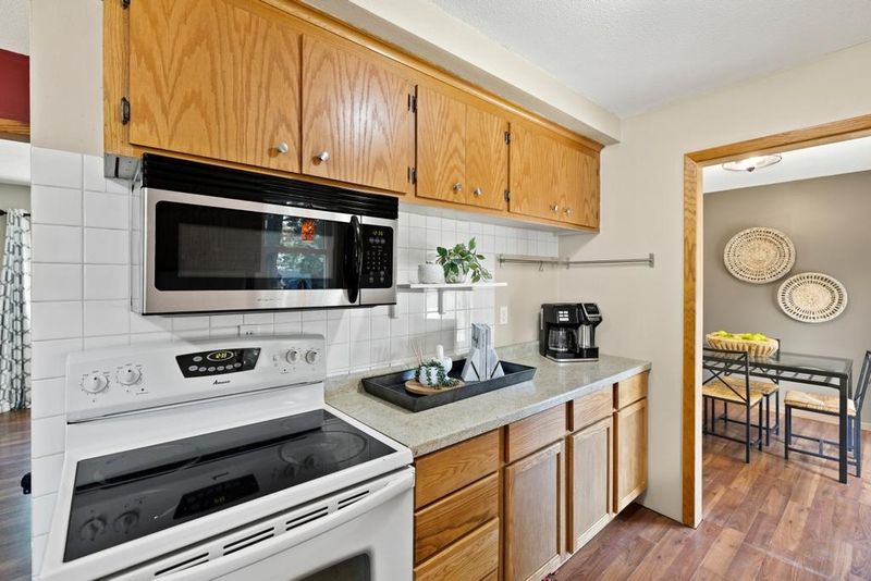 1417 Blossom Ln, Saint Paul Park, MN 55071
