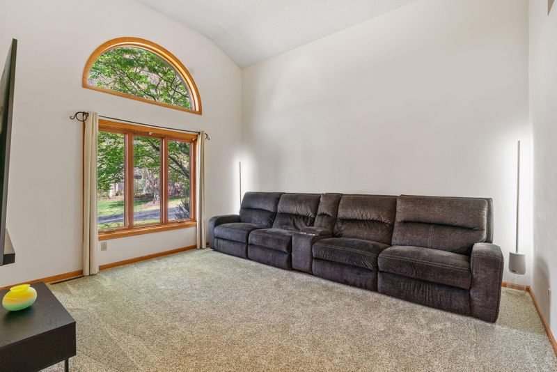 14000 96th Ave N, Maple Grove, MN 55369