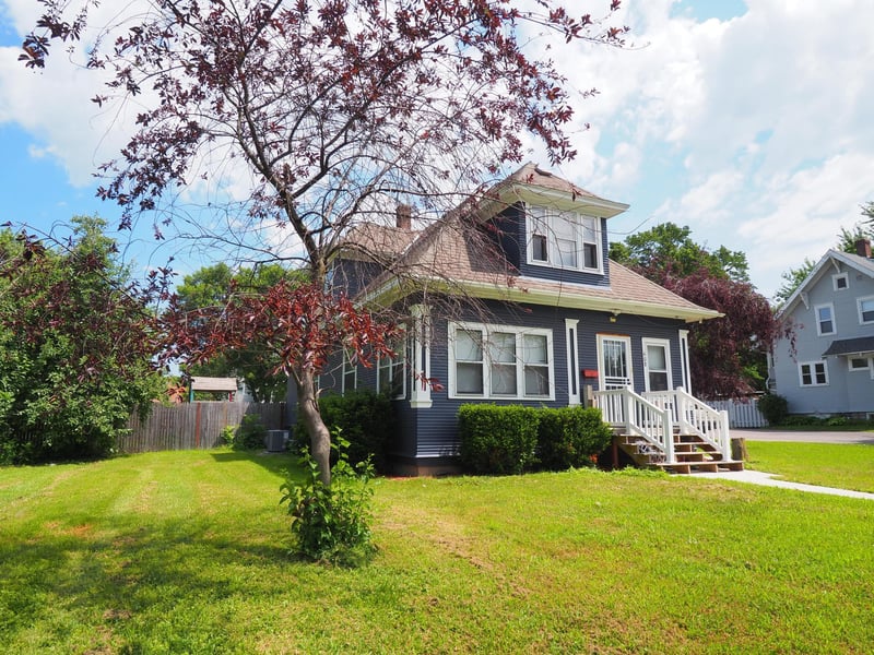408 Park St S, Fairfax, MN 55332