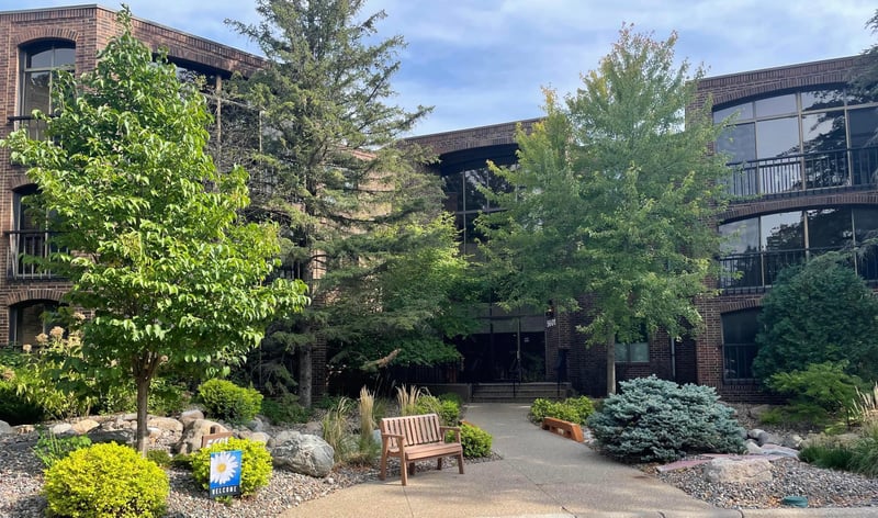 5601 Dewey Hill Rd #113, Edina, MN 55439