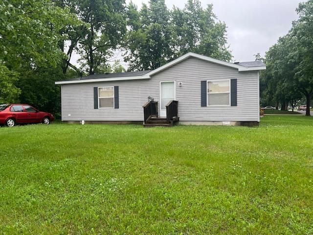 527 South St E, Litchfield, MN 55355