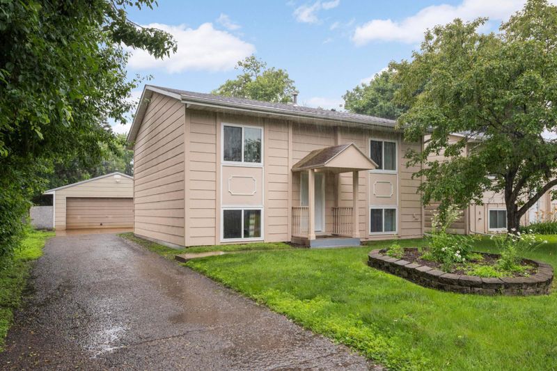 2434 Stewart Ave, Saint Paul, MN 55116