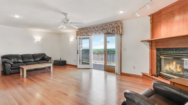 106 S 2nd St, Alma, WI 54610