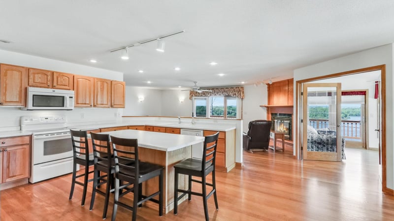 106 S 2nd St, Alma, WI 54610