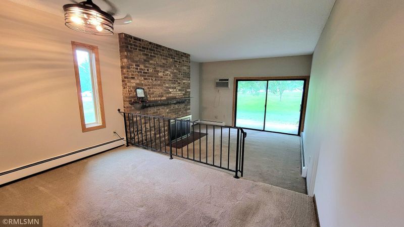 1529 Millpond Ct, Chaska, MN 55318
