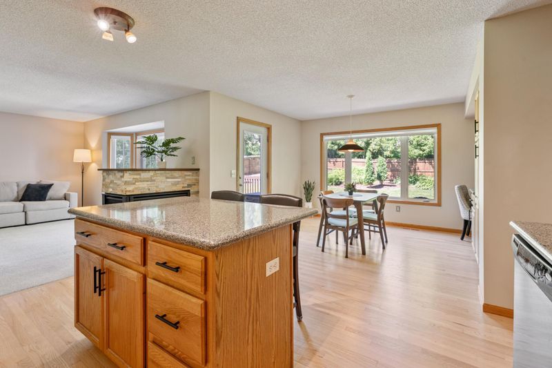 2384 Boulder Ridge Ln, Woodbury, MN 55125