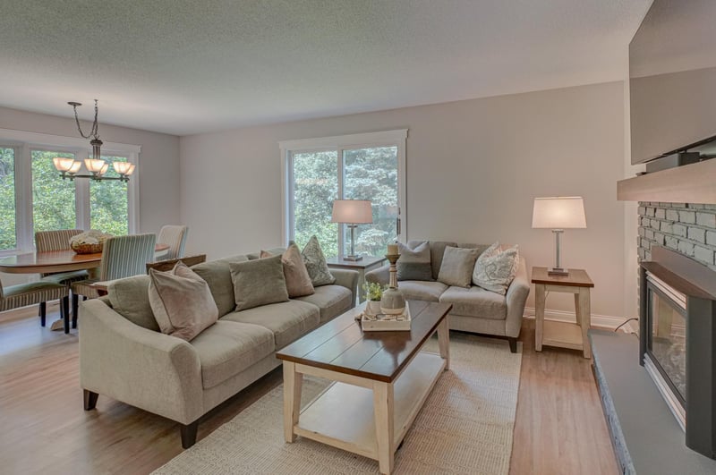 11 Spring Farm Ln, North Oaks, MN 55127