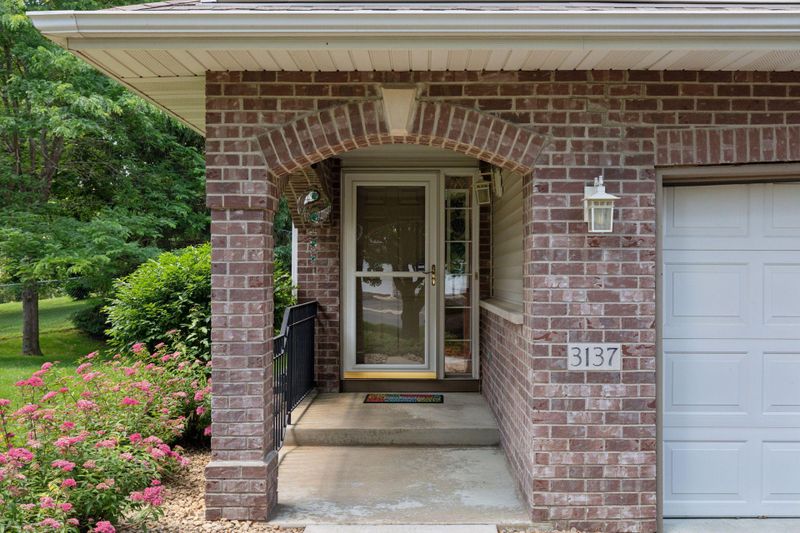 3137 Crane Creek Pl, Eagan, MN 55121