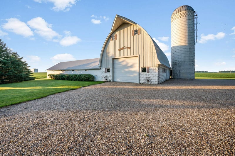 861 85th St, Sherburn, MN 56171