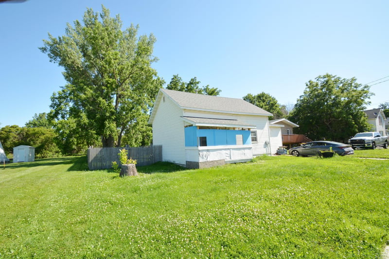506 3rd Ave SE, Dodge Center, MN 55927