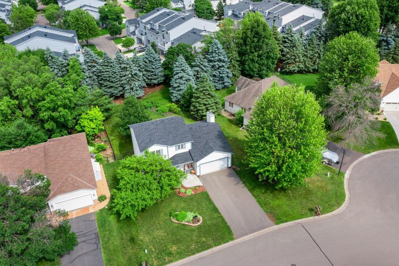 643 Eagle Ridge Rd, Woodbury, MN 55125