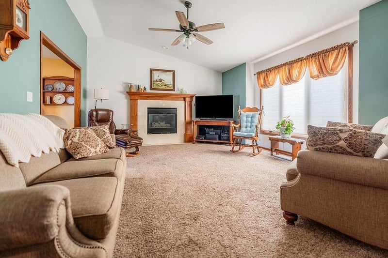 2711 S Cedar Ave, Holmen, WI 54636