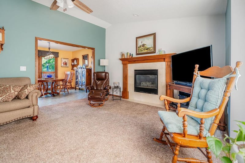 2711 S Cedar Ave, Holmen, WI 54636
