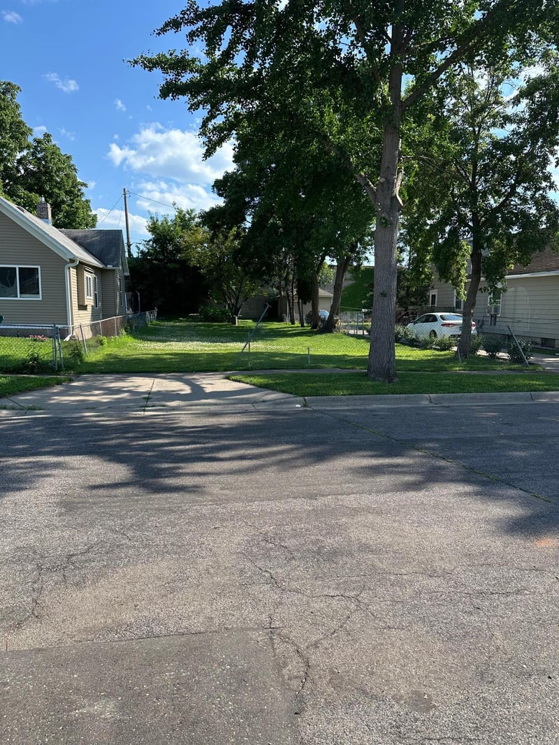 482 Stinson St, Saint Paul, MN 55117