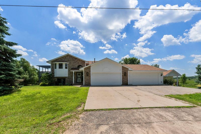 110 132nd Ave NE, Blaine, MN 55434