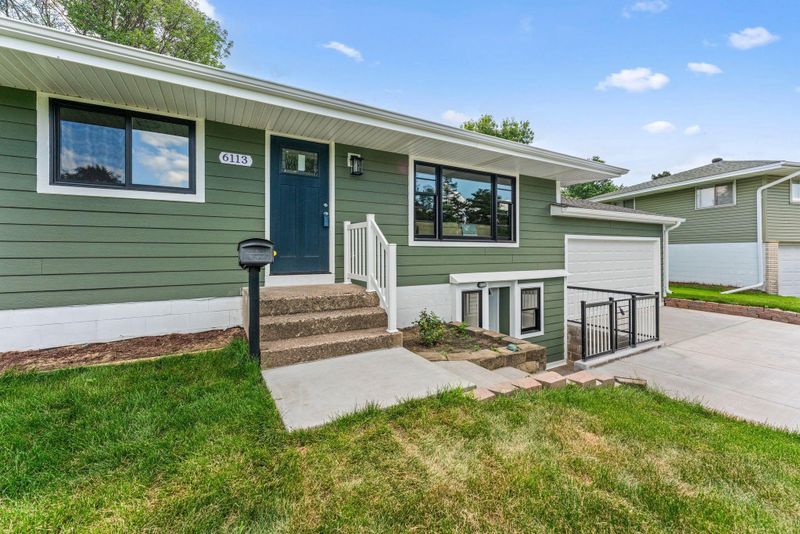 6113 Scott Ave N, Brooklyn Center, MN 55429