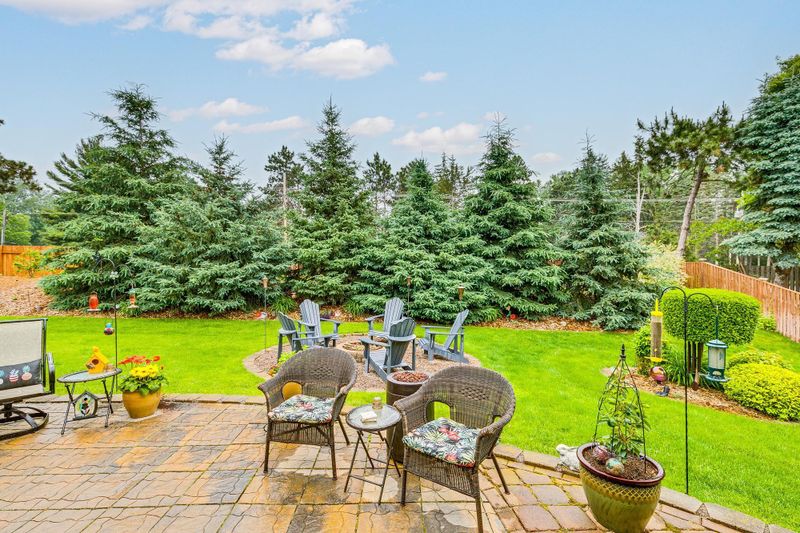 917 Hardwood Ave, Shoreview, MN 55126