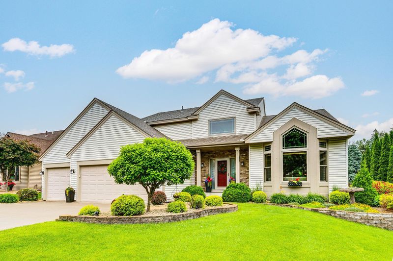917 Hardwood Ave, Shoreview, MN 55126