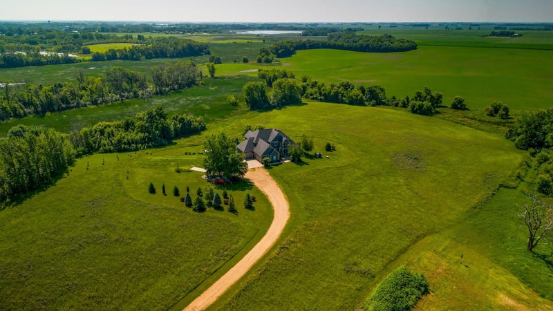 60515 235th St, Madison Lake, MN 56063