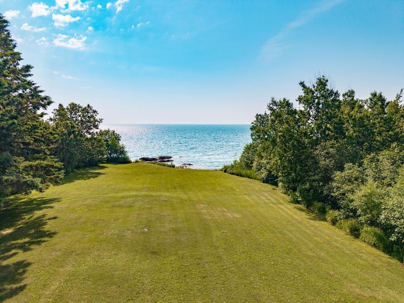 544 Old North Shore Rd, Two Harbors, MN 55616