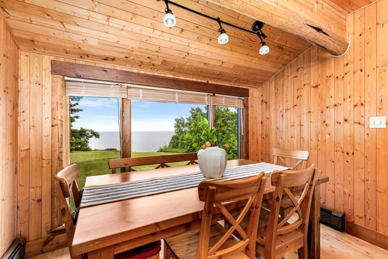 544 Old North Shore Rd, Two Harbors, MN 55616