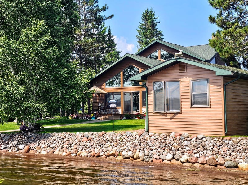 6678 Bergstrom Rd, Duluth, MN 55803