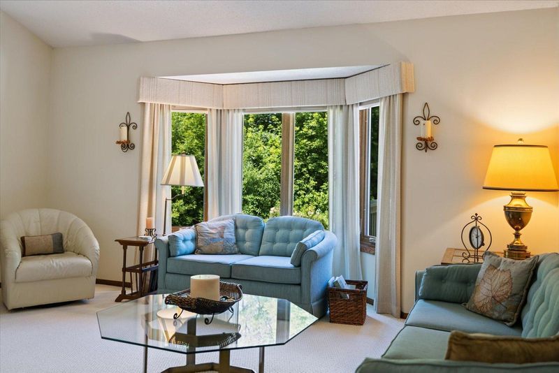 11120 Hyland Ter, Eden Prairie, MN 55344