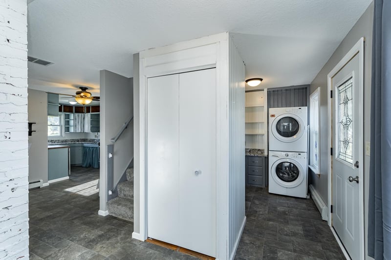 106 SW Commerce St, Adams, MN 55909
