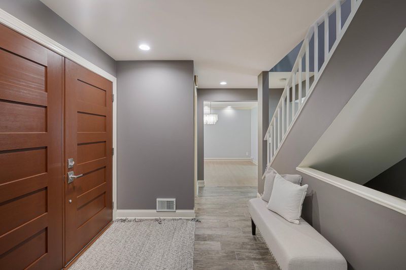 6328 Interlachen Blvd, Edina, MN 55436