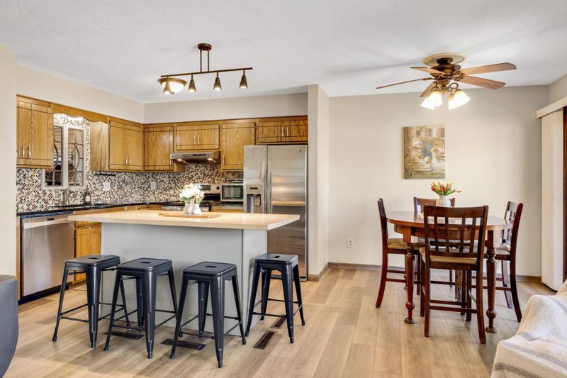 6700 Doriann Ct, Eden Prairie, MN 55346