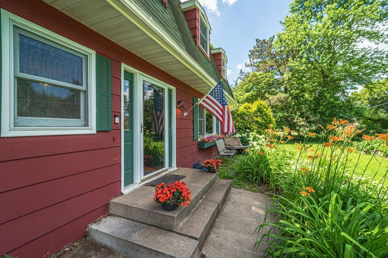 1271 Southview Dr, Hastings, MN 55033