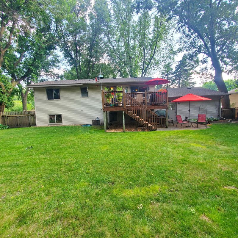 1657 Park Ave, White Bear Twp, MN 55110