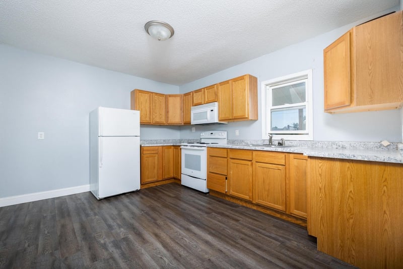 213 W Caledonia St, Caledonia, MN 55921