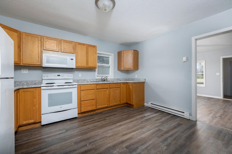 213 W Caledonia St, Caledonia, MN 55921
