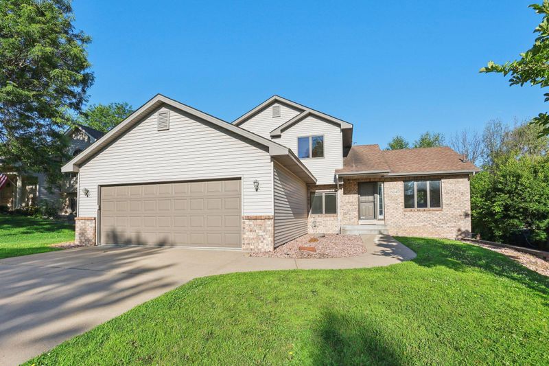 1504 Monarch St, Shakopee, MN 55379