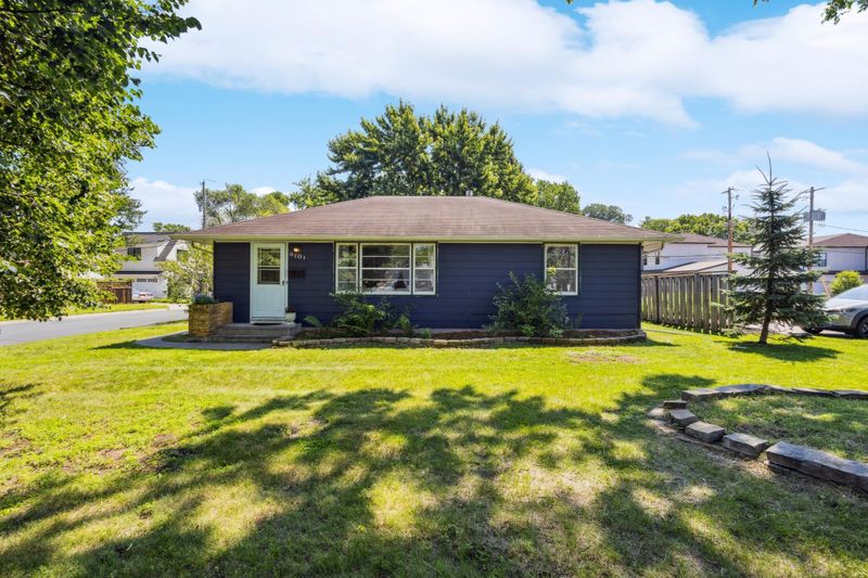 6101 Wooddale Ave, Edina, MN 55424