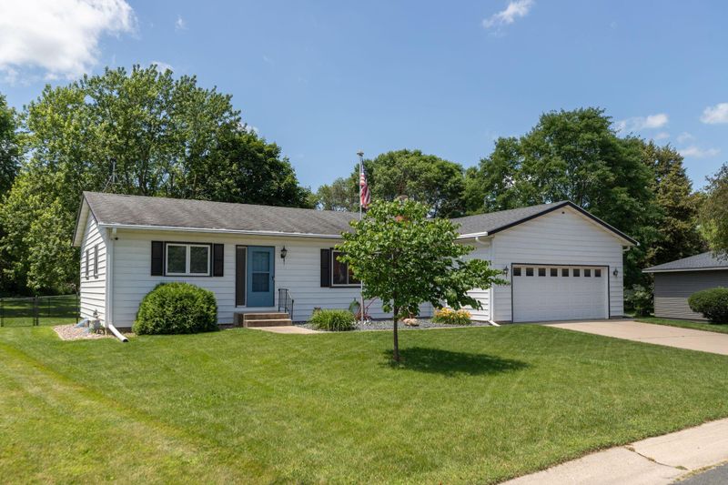 1460 Sunset Dr, Saint Charles, MN 55972