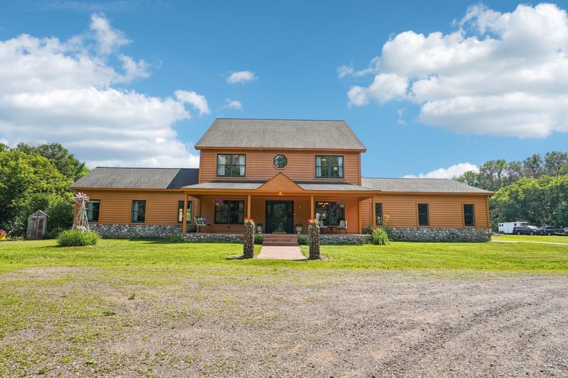 17855 305th St, Shafer, MN 55074