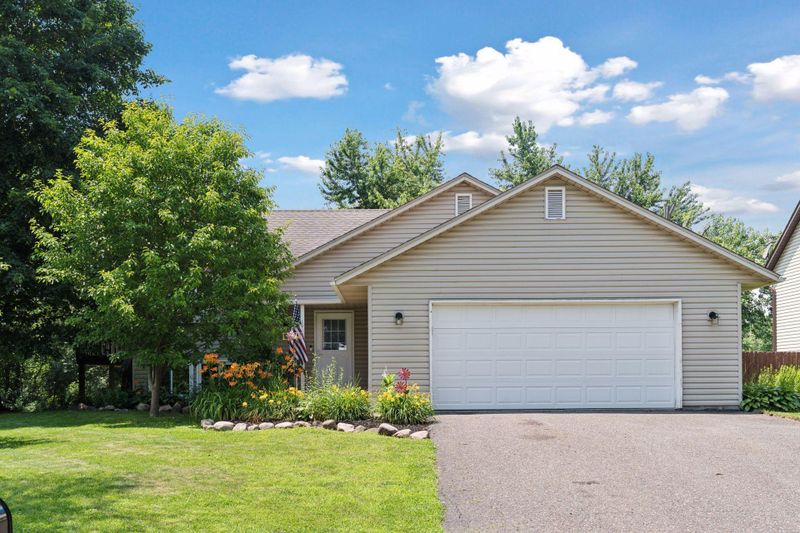 1712 9th St SE, Forest Lake, MN 55025