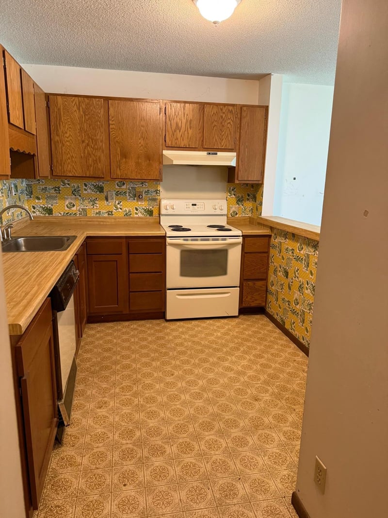 4020 E 52nd St #104, Minneapolis, MN 55417