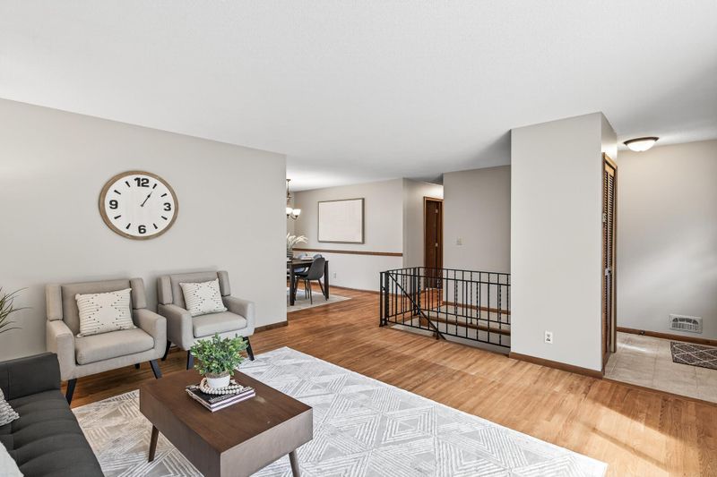 10019 Morris Rd, Bloomington, MN 55437