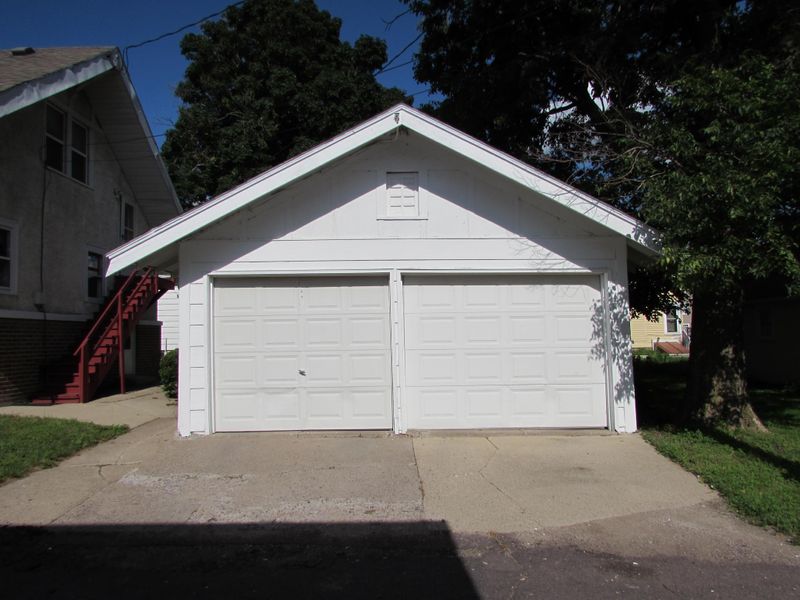 216 E 2nd St, Fairmont, MN 56031