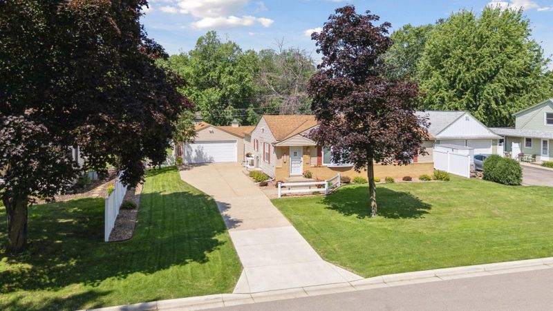 8300 Sheridan Ave S, Bloomington, MN 55431